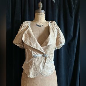 Hanii Y cap sleeve lamb jacket m beige with platinum tone buttons